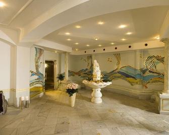 Lakeside Motor Lodge - Port Austin - Lobby