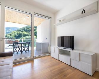 [Comfort House] in centro + box - Clusone - Soggiorno