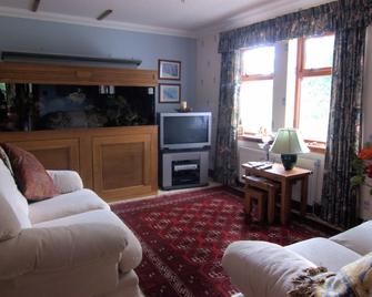 Home Farm Bed and Breakfast - Muir of Ord - Living room