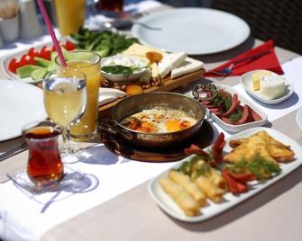 Phellos Suites - Şile - Comida