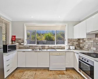 Blue Coast Bliss - Pet Friendly - Ettalong beach - Kitchen