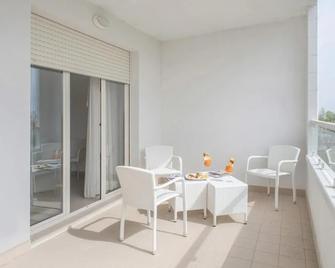 Excelsior - Vasto - Balkón