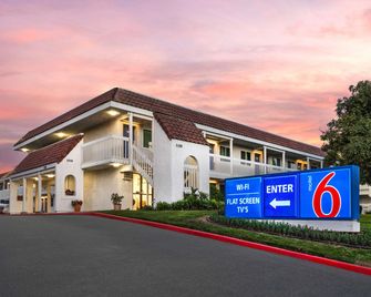 Studio 6 Suites - Carpinteria, CA - Carpinteria - Gebouw