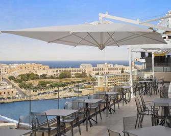 Holiday Inn Express Malta - St. Julian's - Edifício