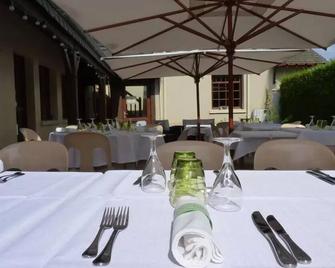Hôtel-Restaurant La P'tite Auberge - Lillebonne - Restaurant