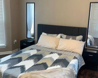 Quiet bedroom in McDonough - McDonough - Bedroom