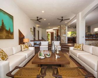 Beachfront with Private Staff in Gated Community - Akumal - Living room