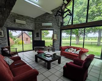 Maison bretonne avec piscine chauffée - vue exceptionnelle sur la nature - Guémené-Penfao - Sala de estar