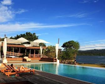 Boffo Resort - Loon - Piscina