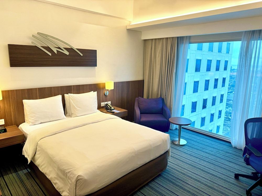 Holiday Inn Express Jakarta Pluit Citygate By IHG thumbnail 3
