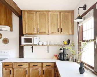 4 Bed/4 Bath Historic Downtown Parkville Home - Parkville - Cocina