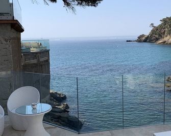 Hotel La Calanque - Cavalaire-sur-Mer - Vista del exterior