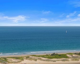 Beach Cottage in the trees and near the sea. Bigger than it looks!! - Ogunquit - Beach