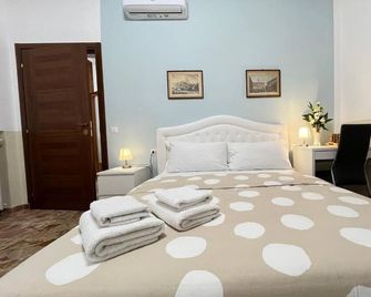 B&B Prime Sant'Agostino - Pisa - Yatak Odası