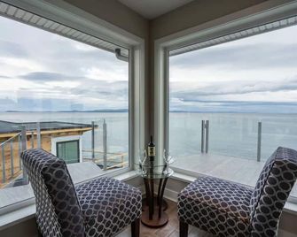 10 Mile Point Stunning Oceanfront - Victoria - Balcón