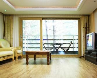 Eastern Park Resort - Pyeongchang - Living room