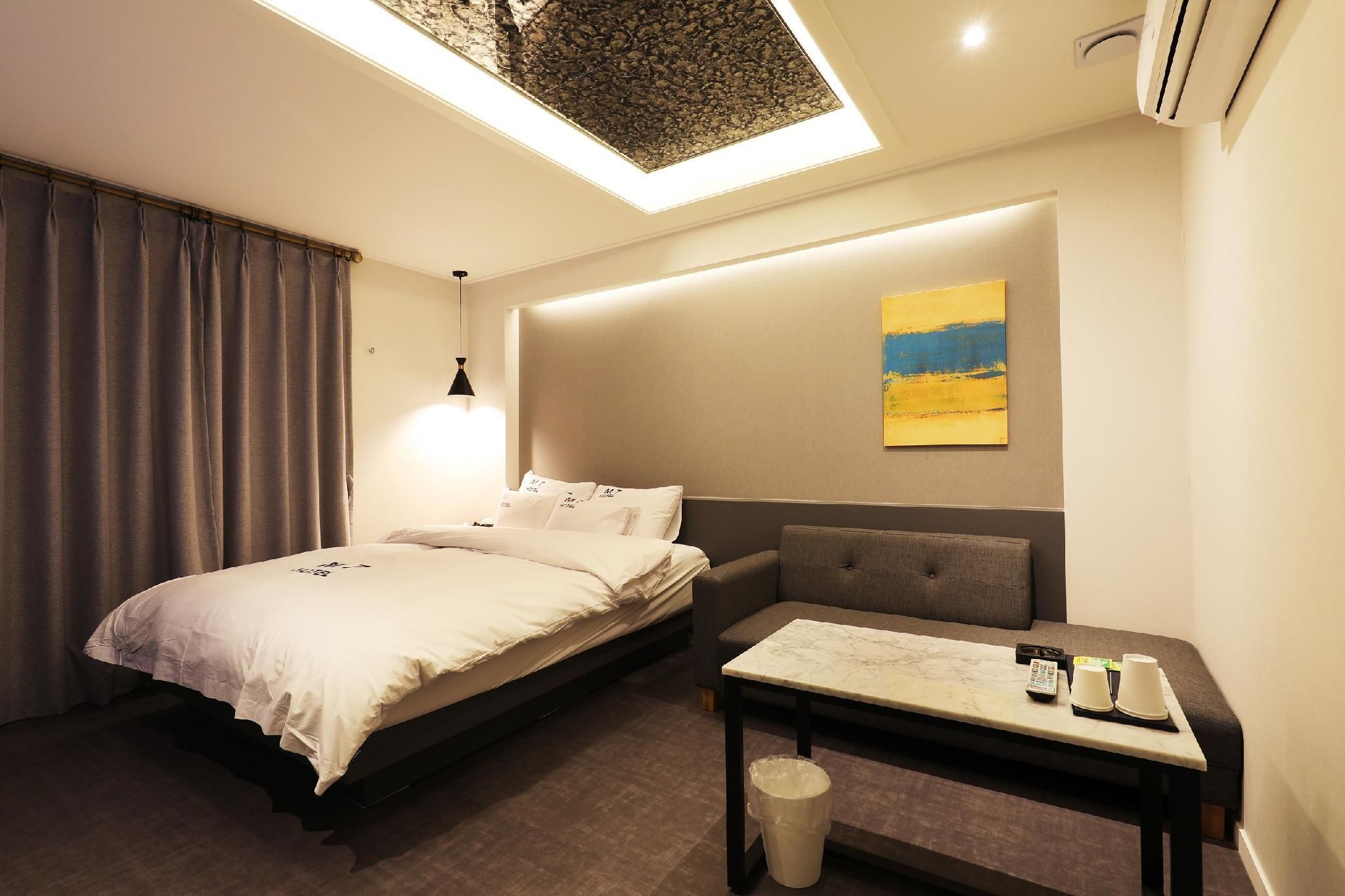 Yongin M7 Hotel - Yongin - Спальня