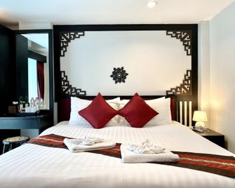 Sunray Beach Hotel - Phuket