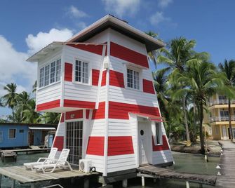 Faro del Colibri - Bocas del Toro - Building