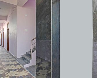 Hotel O by OYO Lakshmi Royal Inn - Warangal - Hallway