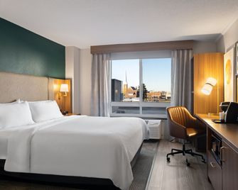 Holiday Inn Portsmouth Downtown By IHG - Portsmouth - Bedroom