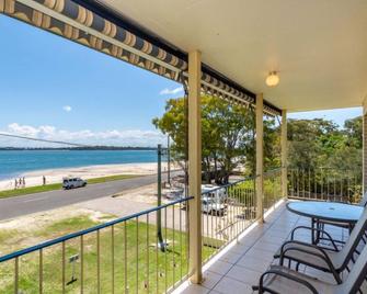 Water Views - Top Floor -Clearview Apartments South Esp, Bongaree - Bongaree - Balcony