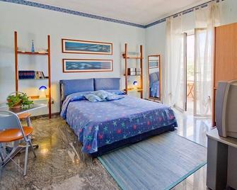 Villa Liberti Rooms - Castellabate - Schlafzimmer