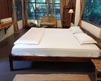 Dancing Dugong - Lakshmanpur