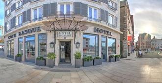Hotel Cote Basque - Bayonne - Building