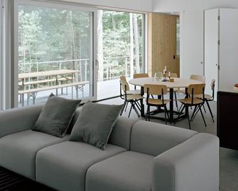 Modern Mountain Retreat - Mount Tremper - Living room