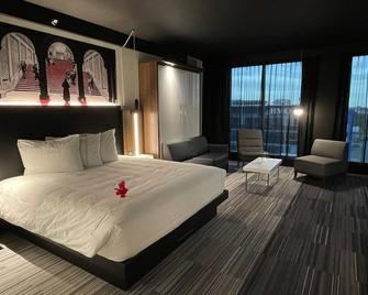 Grand Times Hotel Laval - Centropolis - Laval - Bedroom