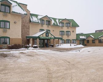 Travelodge by Wyndham Lacombe - Lacombe - Gebouw