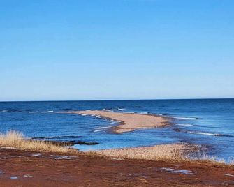 Northcape Bunkhouse Rentals + Hot tub/ Beach - Tignish - Beach