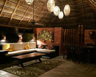 Villa De Corazon - upper terrace - La Manzanilla - Sala de estar