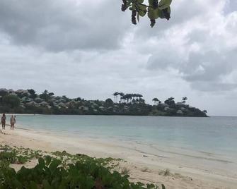 Relaxing Holiday Home With Chill Pool, Short Walk to The Beach - 聖瑪麗（安提瓜和巴布達）