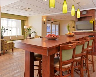 Spark by Hilton Grand Island - Grand Island - Spisestue