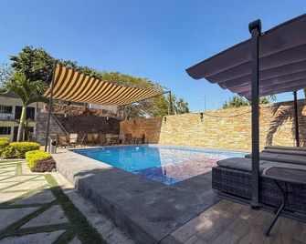 Hotel Boutique Luciernaga Xochitepec - Chiconcuac - Piscina