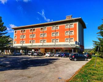 Hotel Holidays - רוקאראסו - בניין