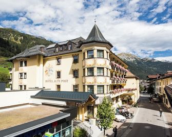 Hotel Alte Post - St. Anton - Rakennus