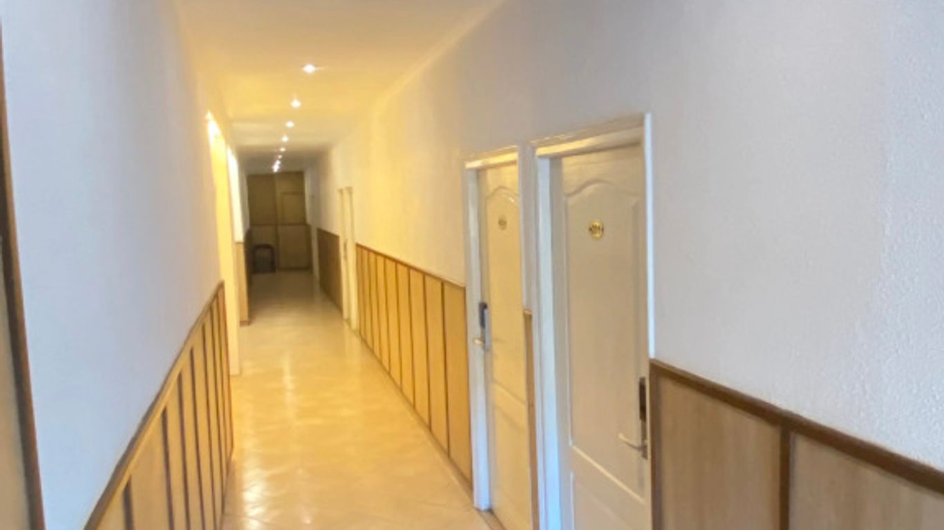 Status Business Hotel