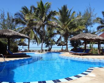 Mnarani Beach Cottages - Nungwi - Piscina