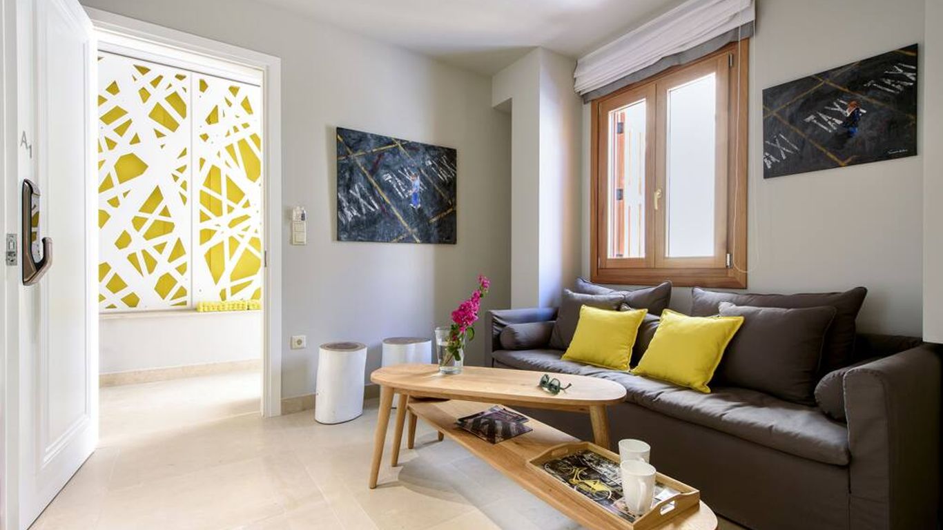 Candia Suites & Rooms