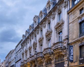 ذا أوريجينالز بوتيك، هوتل دانييلي، أفينون - أفينيون - مبنى