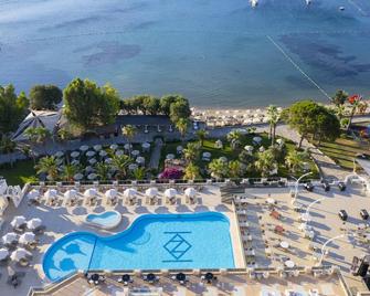 Azka Hotel - בודרום - בריכה