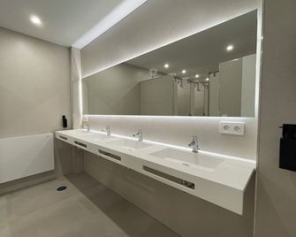 Urban Cube Hostel Sevilla - Siviglia - Bagno
