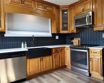 Fantastic cottage located within walking distance from charming old town Clinton - Clinton - Cocina