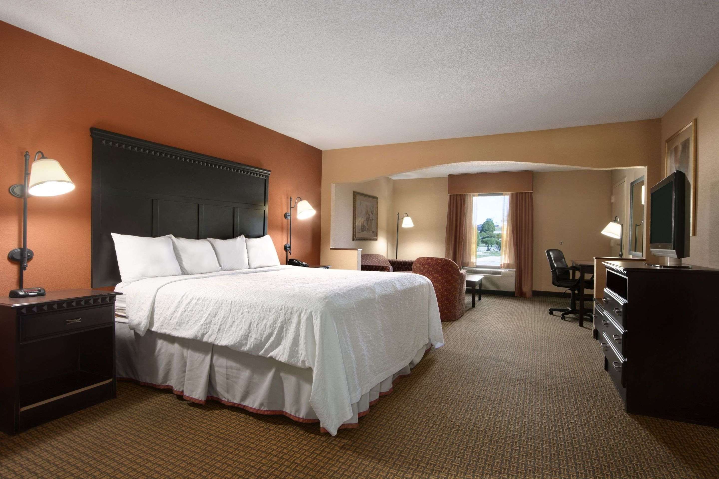 Days Inn Longview South - Longview - Bedroom