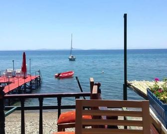 Seckin Motel - Küçükkuyu - Balcony