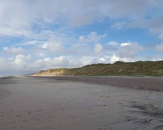 6 person holiday home in Ringkøbing - Ringkøbing - Strand