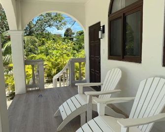 The Hacienda - Studio East - Utila - Balcony